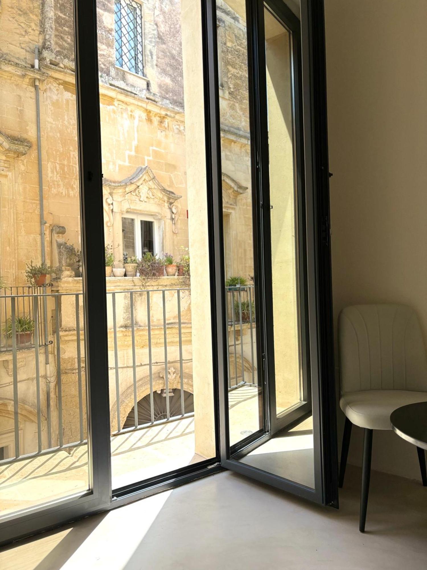 Alora Boutique Suites Лечче Экстерьер фото