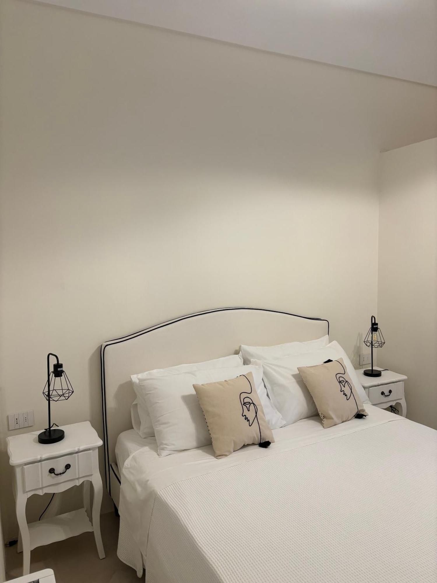 Alora Boutique Suites Лечче Экстерьер фото